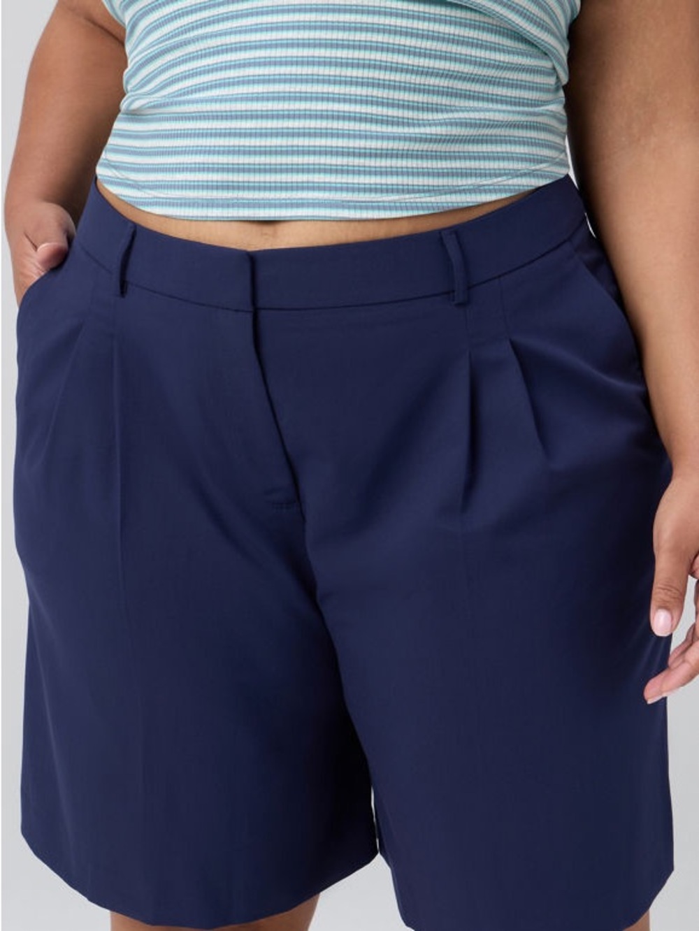 Fabletics x Keke Palmer Pleated Bermuda Shorts Navy Sz 18 NWT (sold out online)